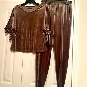 Simply styled women’s tan coordinates. Top and pants, size medium.